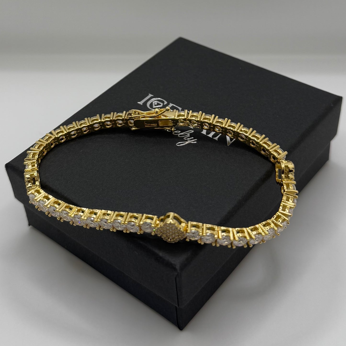 ICED OUT "GOLD CLOVER TENNIS" ARMBAND - ICERAIN JEWELRY