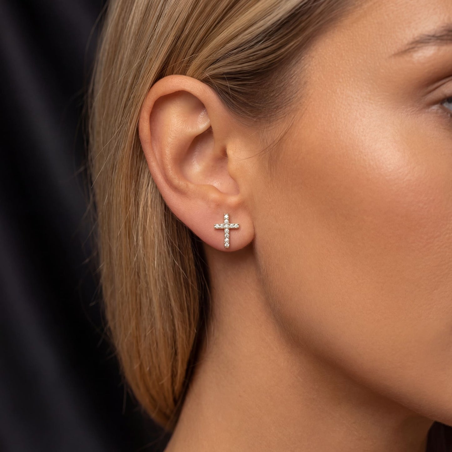 ICED OUT "GOLD MINI CROSS" OHRRINGE - ICERAIN JEWELRY