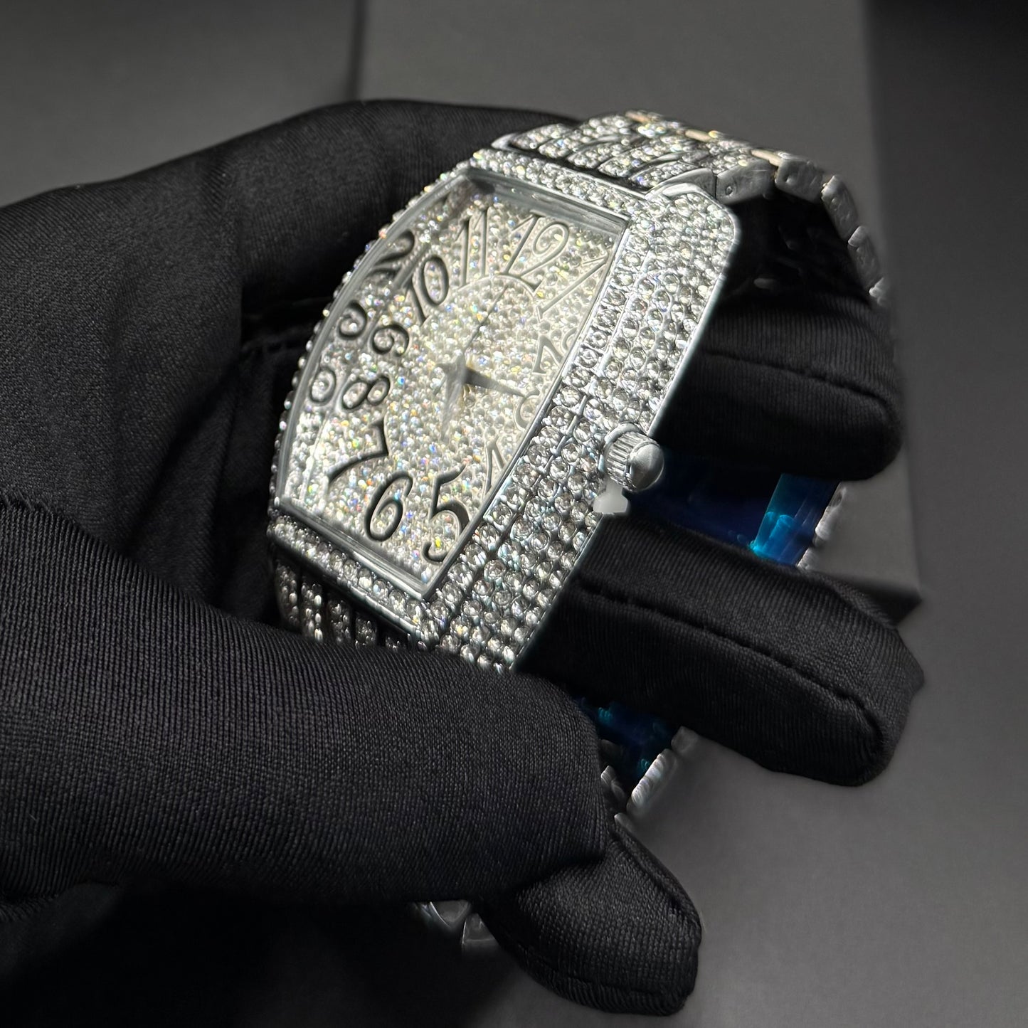 ICED OUT "TONNEAU" UHR - ICERAIN JEWELRY