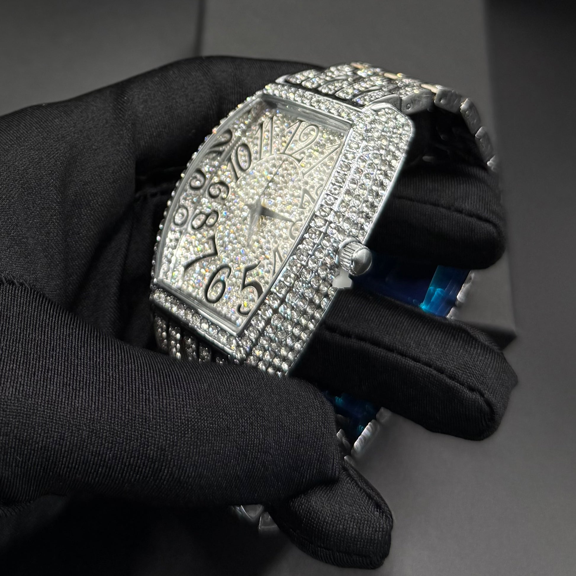 ICED OUT "TONNEAU" UHR - ICERAIN JEWELRY