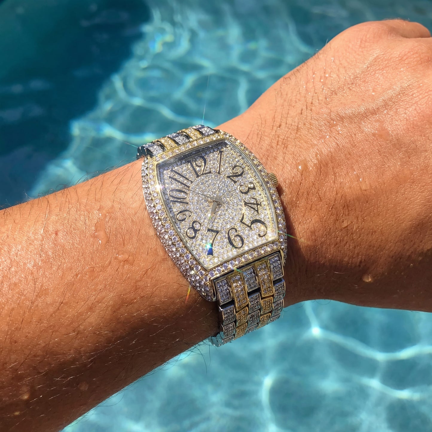ICED OUT "TONNEAU" UHR - ICERAIN JEWELRY