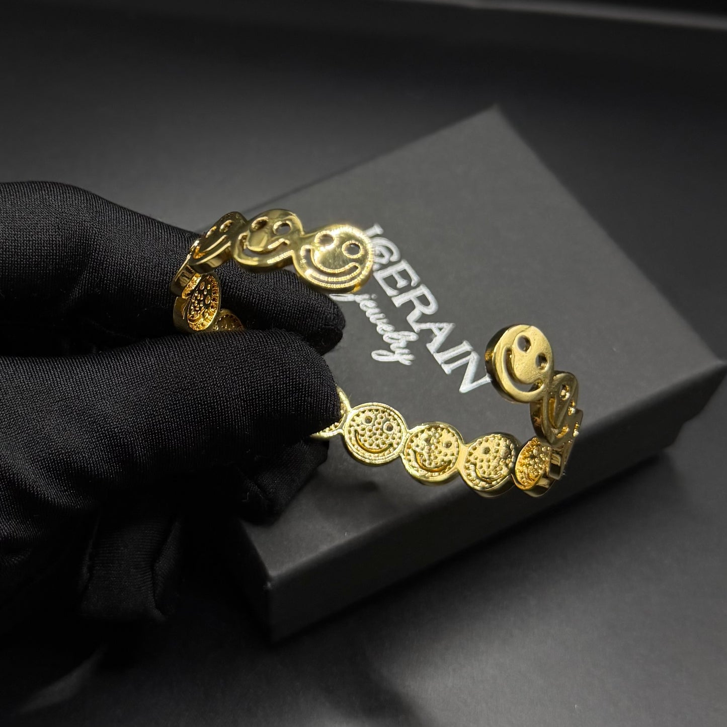 ICED OUT "SMILE" ARMREIF - ICERAIN JEWELRY