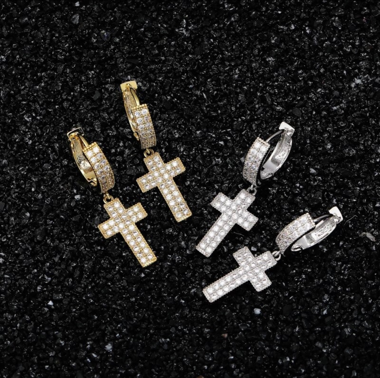 ICED OUT "GOLD CROSS" OHRRINGE - ICERAIN JEWELRY