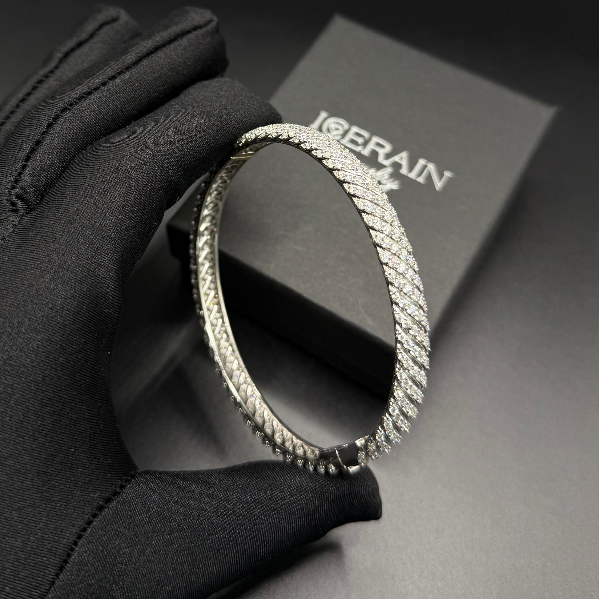 ICED OUT 8MM MOISSANITE "TWIST" WEISSGOLD 925S SILVER ARMREIF - ICERAIN JEWELRY