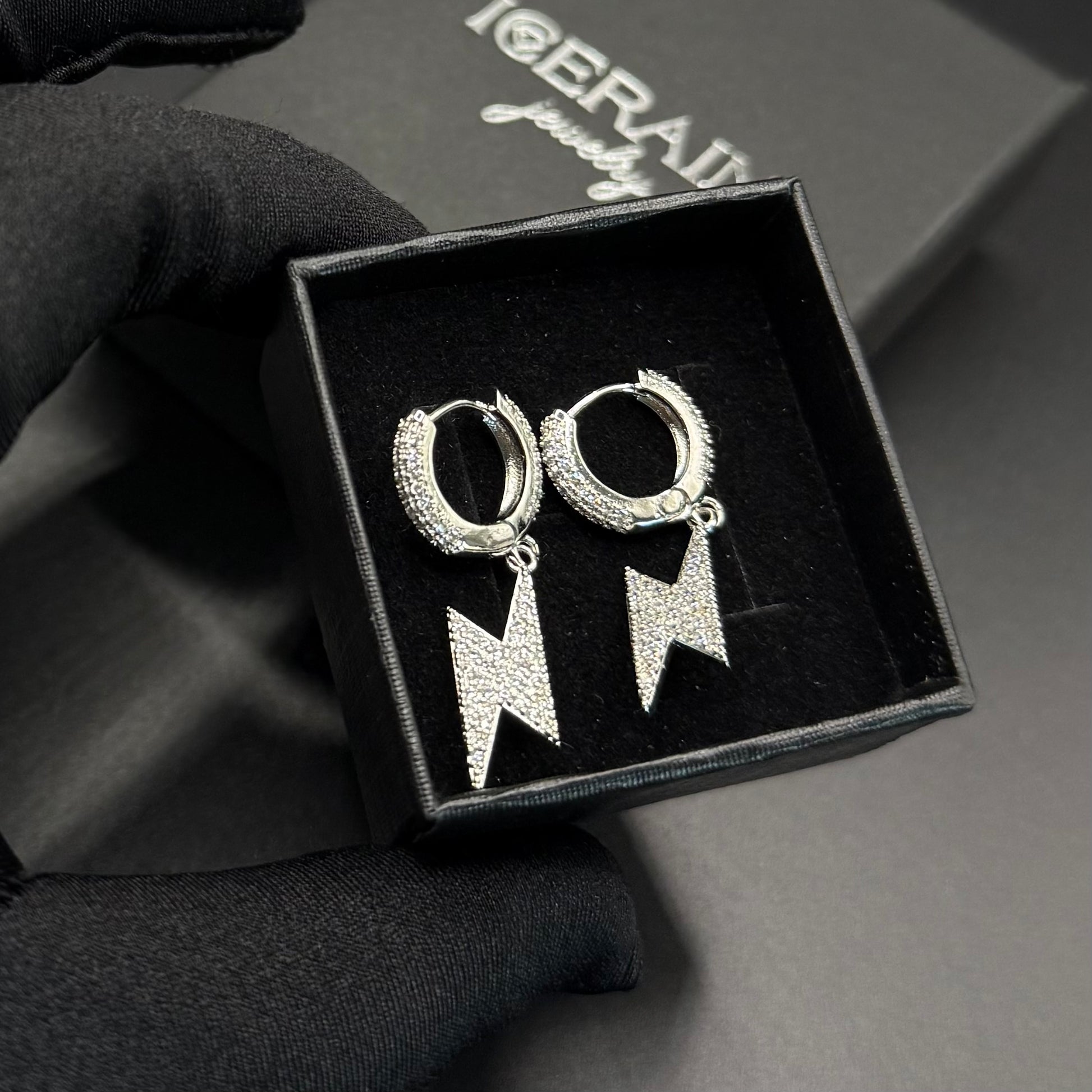 ICED OUT "SILVER LIGHTNING" OHRRINGE - ICERAIN JEWELRY
