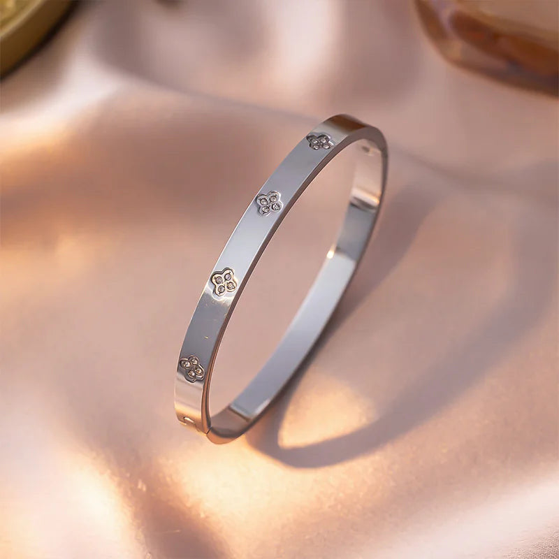 EDELSTAHL "CLASSIC CLOVER" ARMREIF - ICERAIN JEWELRY