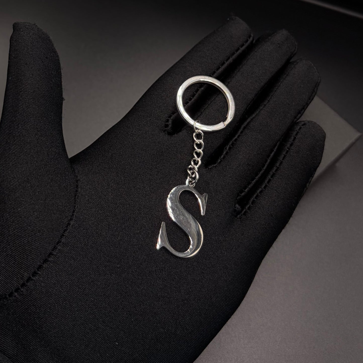 PERSONALISIERTER EDELSTAHL ANFANGSBUCHSTABE "FLISH" SCHLÜSSELANHÄNGER - ICERAIN JEWELRY