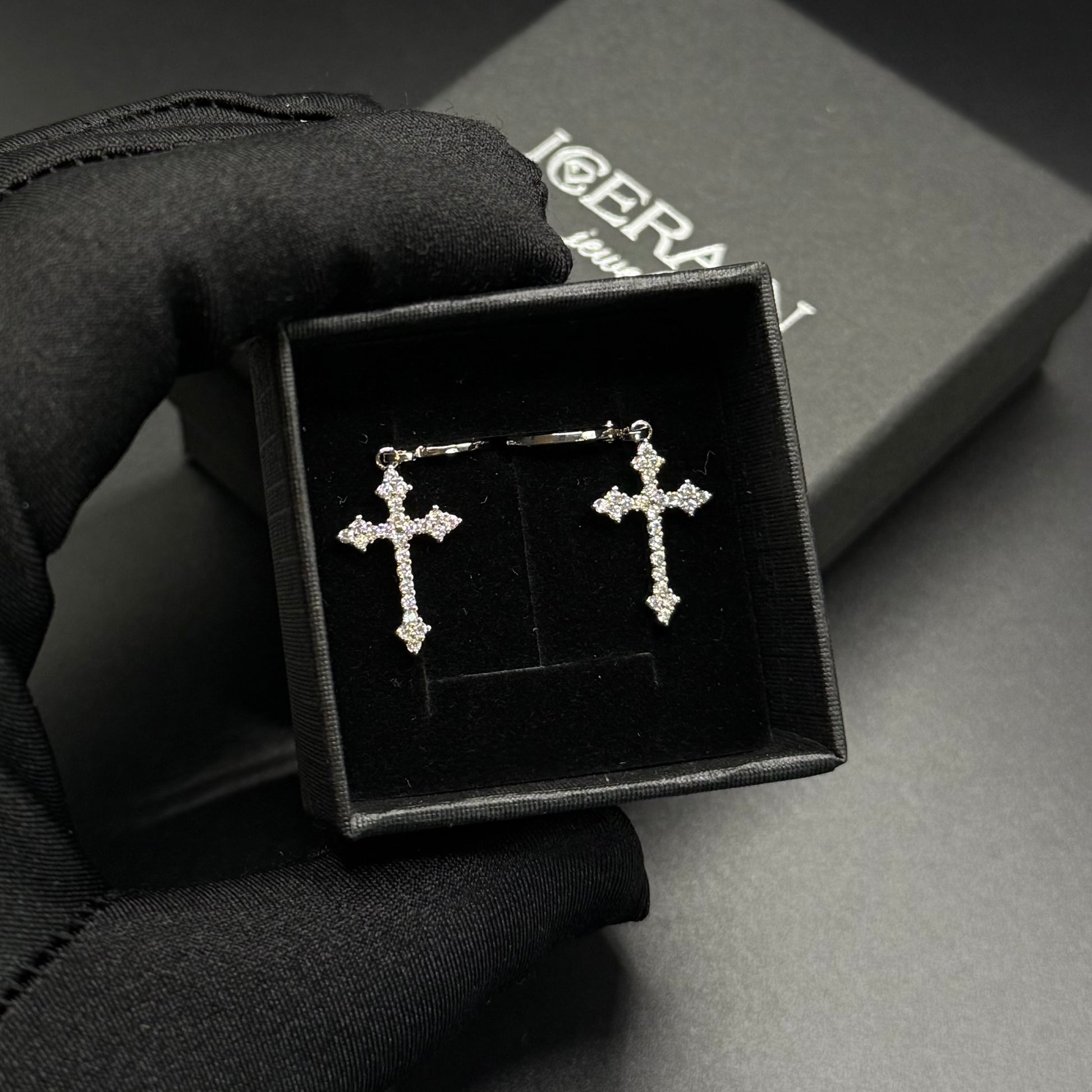 ICED OUT "SILVER ROYAL CROSS" OHRRINGE - ICERAIN JEWELRY