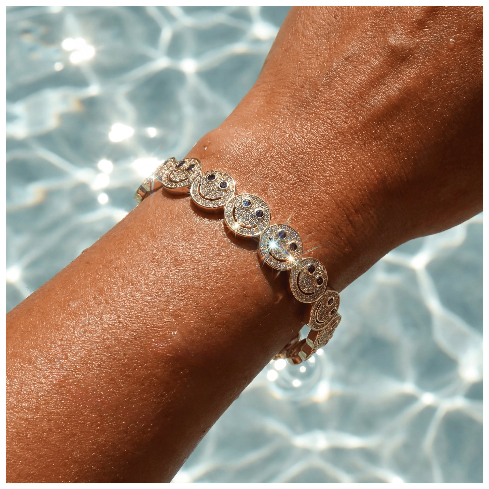 SALE| ICED OUT "BLUE SMILE" ARMREIF - ICERAIN JEWELRY