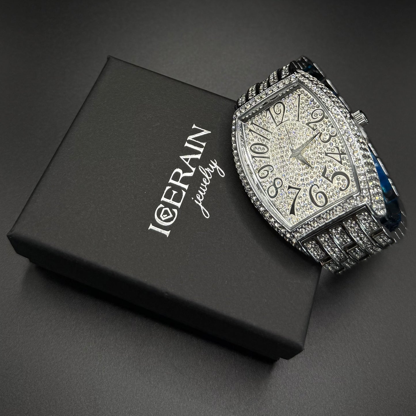 ICED OUT "TONNEAU" UHR - ICERAIN JEWELRY