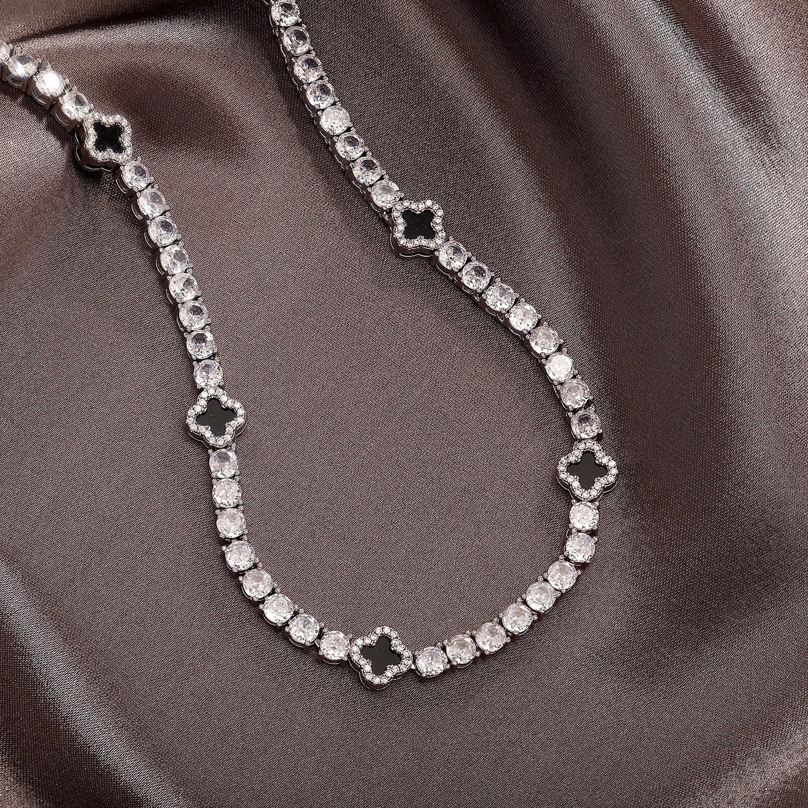ICED OUT "SILVER CLOVER TENNIS" KETTE - ICERAIN JEWELRY