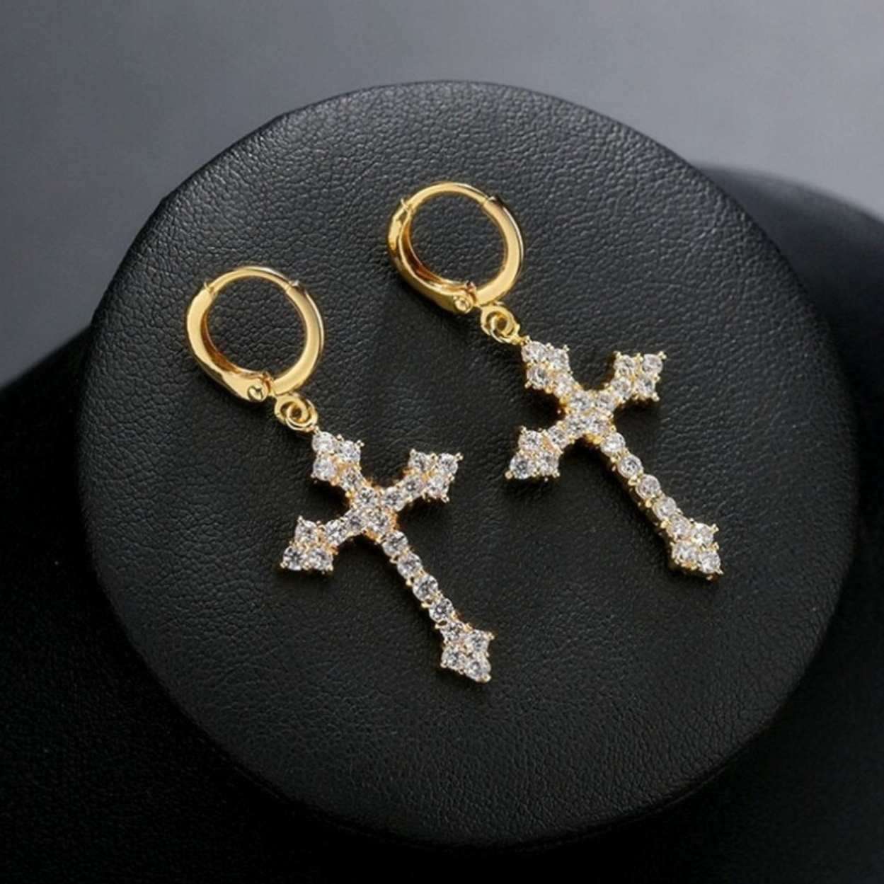 Luxus Iced Out "Gold Royal Cross" Ohrringe